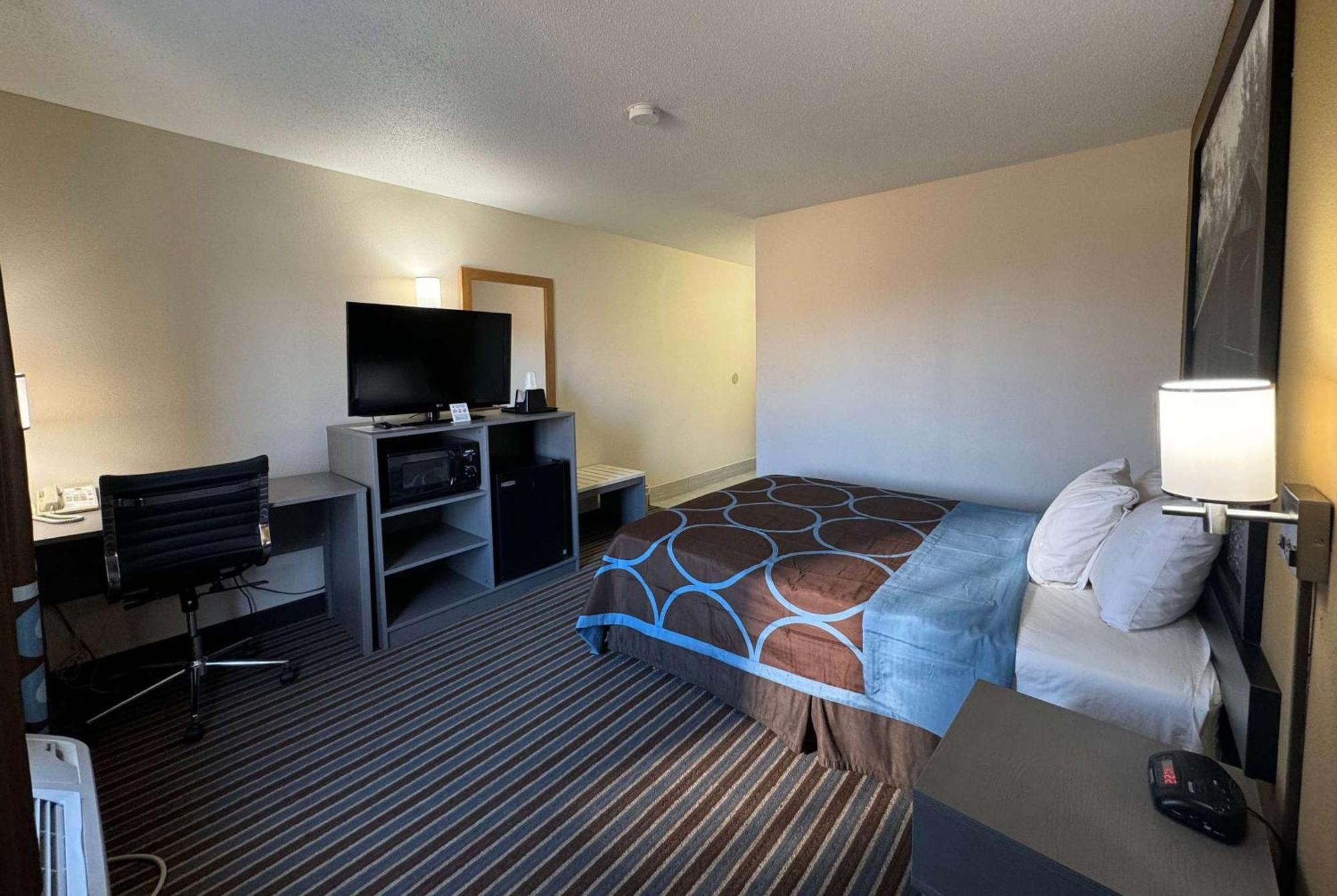 Super 8 By Wyndham Columbia Clark Lane Ξενοδοχείο Εξωτερικό φωτογραφία