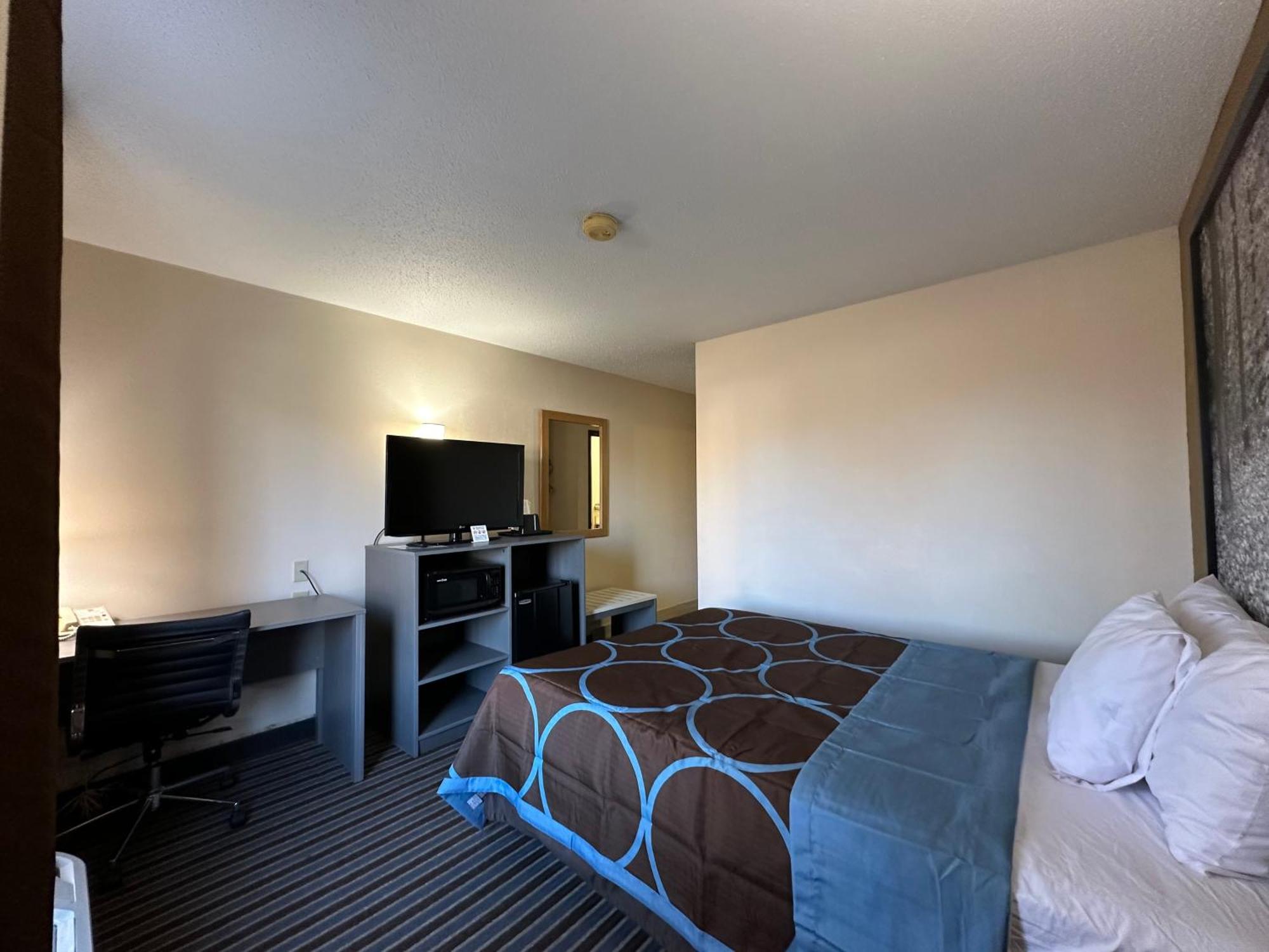 Super 8 By Wyndham Columbia Clark Lane Ξενοδοχείο Εξωτερικό φωτογραφία